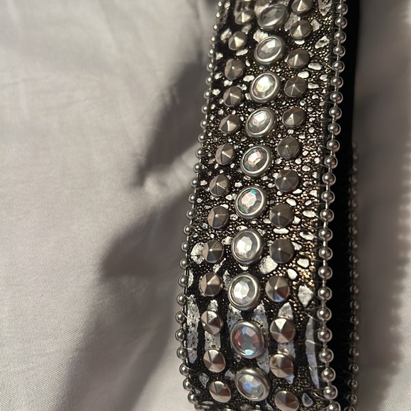 Headband-Black Distressed with Bezel Set Crystals & Silver Studs Western Bling - Picture 9 of 11